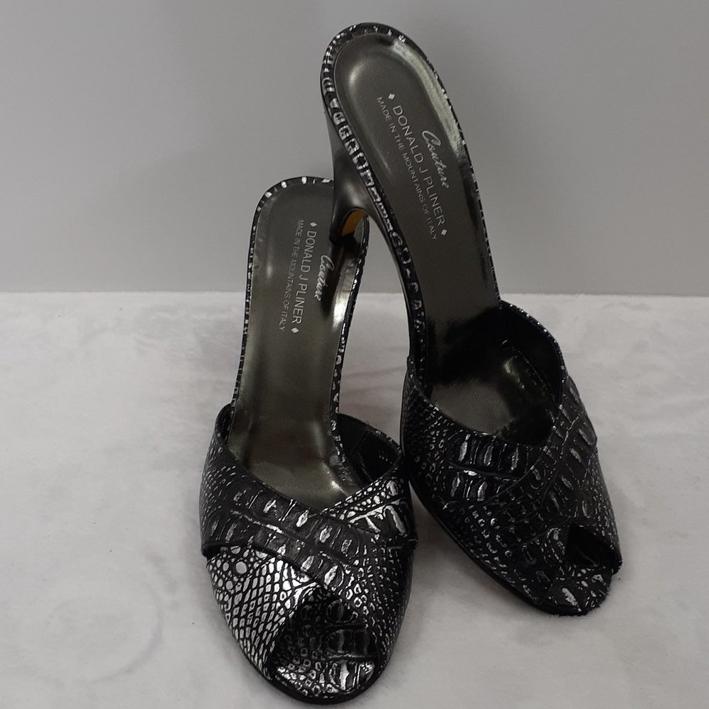 Donald J. Pliner Couture Zoya Leather Sandal